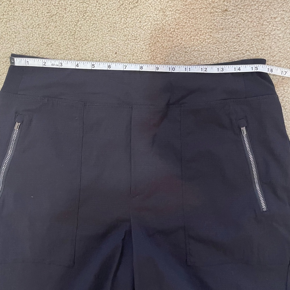 Athleta Trekkie Shorts - Picture 2 of 4